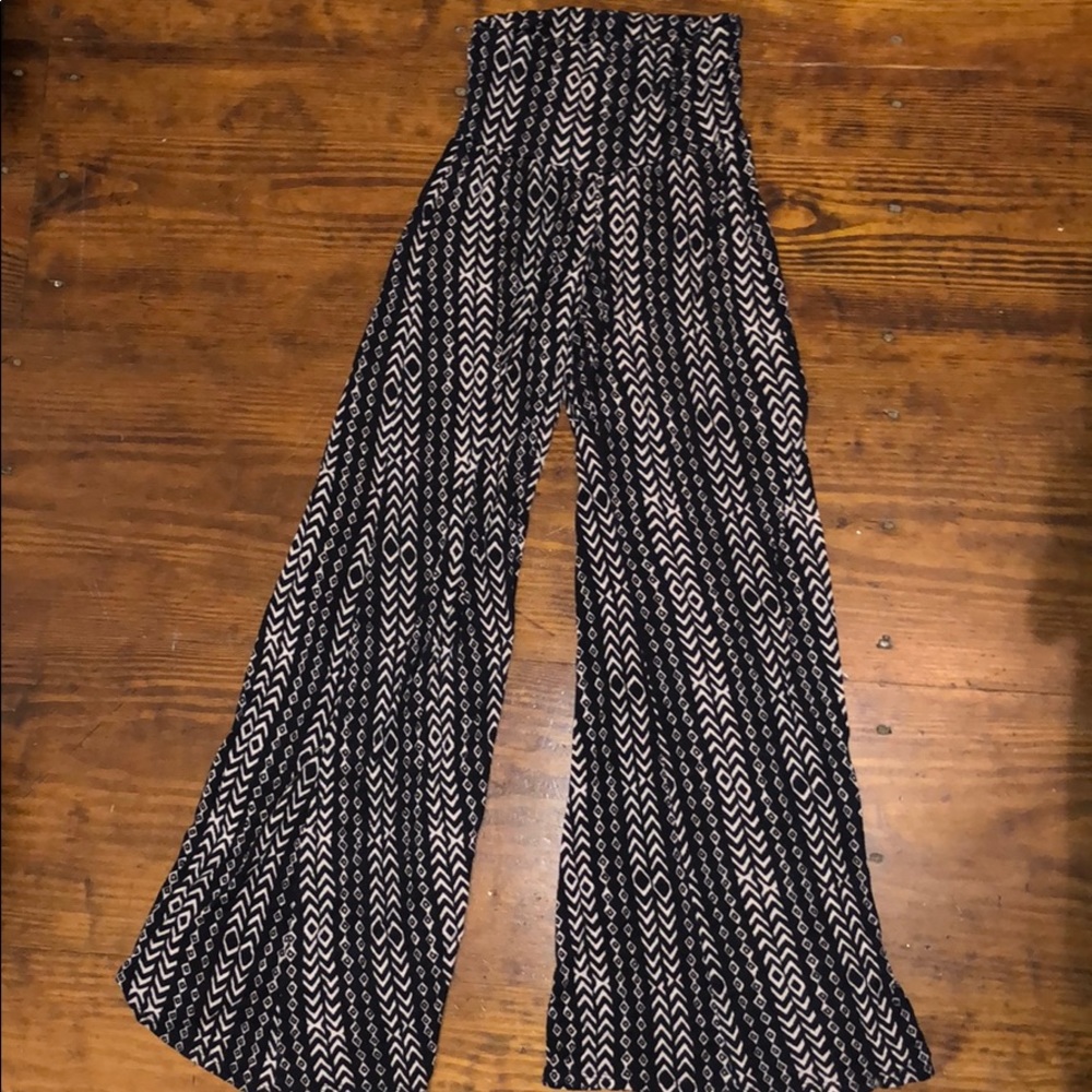 Flowy yoga pants
